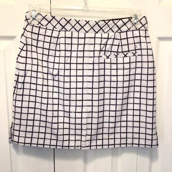 IZOD Women's Black & White Check Print Golf Swing Flex Skort with Pockets Size 2 - Picture 3 of 8